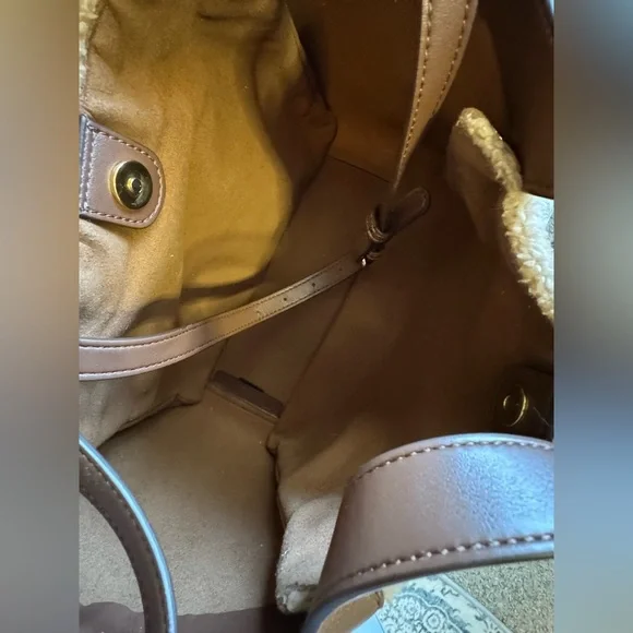 Stella McCartney Vegan Teddy bag and a wallet preowned - Picture 17 of 17